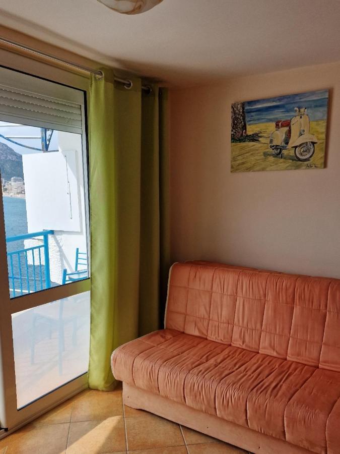 Apartmani Orange Dreams ストモレ エクステリア 写真